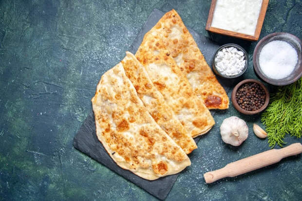 Хрустящие снаружи, сочные внутри: чебуреки на кипятке без лишних хлопот