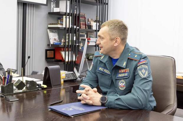 Миляев попрощался с начальником тульского управления МЧС Алексеем Павловым