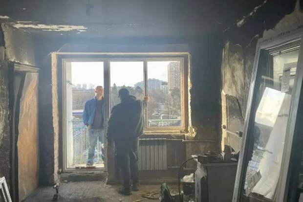 Подрядчик приступил к замене окон, поврежденных обломками БПЛА в Краснодаре