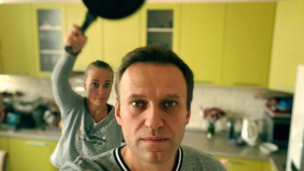 Спонсоры вывели из игры проект "Навальный"