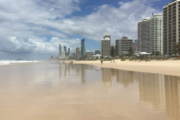 20-летний турист загадочно исчез во время купания на пляже в Австралии
