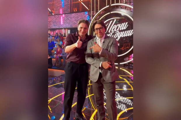 Певец Илюша призвал относится с юмором к песне "Я люблю мать своего друга"