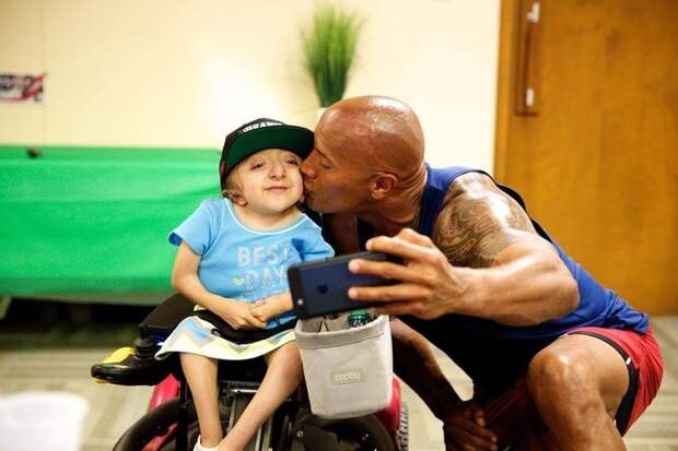 Дуэйн 'Скала' Джонсон воплотил в жизнь мечту 7-летнего мальчика больного раком доброта, люди