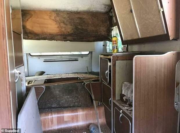 Опытный механик превратил древнюю рухлядь в полноценный автодом