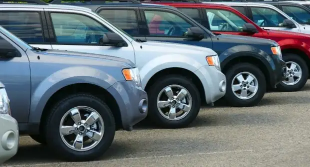 Каждый четвертый автовладелец в России испугался санкций и купил запчасти впрок