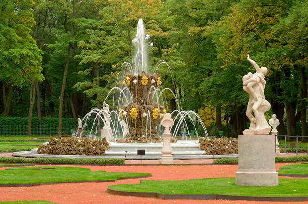 10 самых красивых фонтанов Санкт-Петербурга (ФОТО)