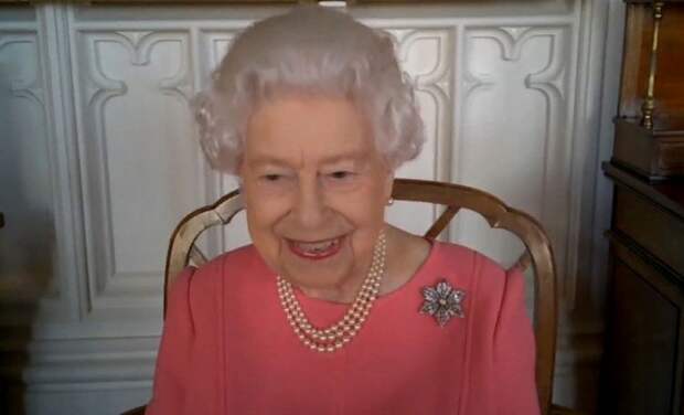 Королева Елизавета II публично поддержала принца Филиппа, находящегося в больнице