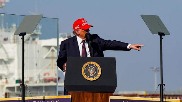 WSJ: призыв Трампа к смене власти в Иране несет серьезные риски