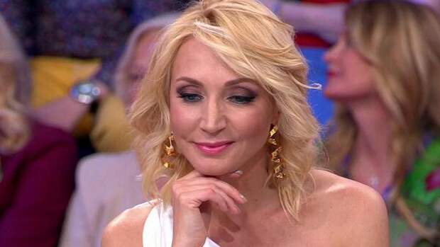 «Даже и не верится»: Орбакайте показала фото с маленькой дочкой на руках