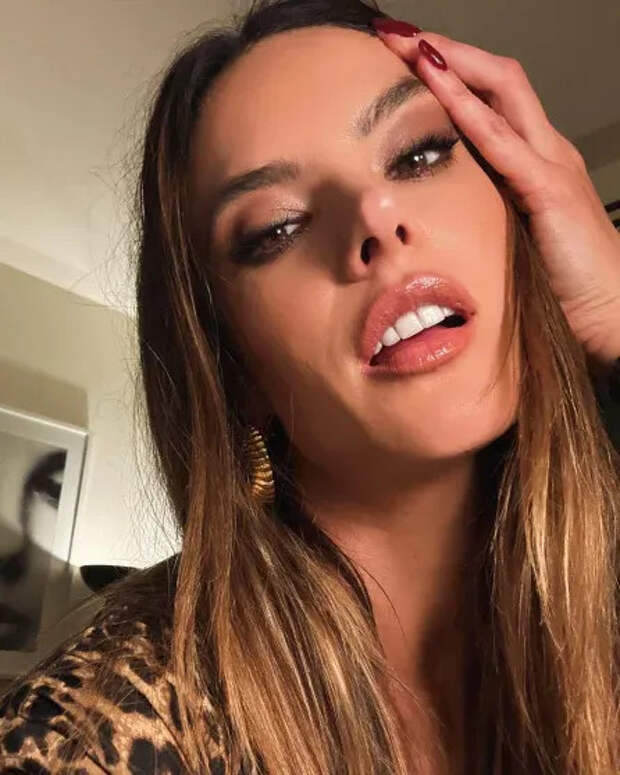 Алессандра Амбросио/Фото: alessandraambrosio/Instagram*