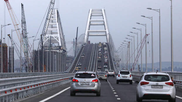 Еду я по Крымскому мосту и думаю, «когда же он развалится»?!