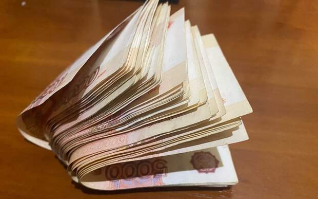 Жителя Рязани осудят за кражу денег из банкомата