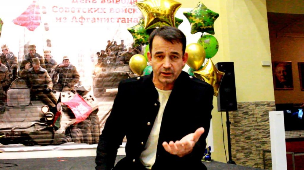 Дмитрий Певцов