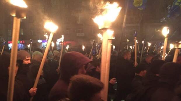 Культуролог Дробович назвал марширующих в Киеве радикалов "маргиналами в галифе"