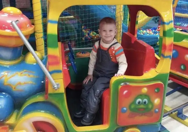 «Смогут ли чиновники сами дышать через день?»: как пациенты с муковисцидозом борются за исчезнувшее из России лекарство