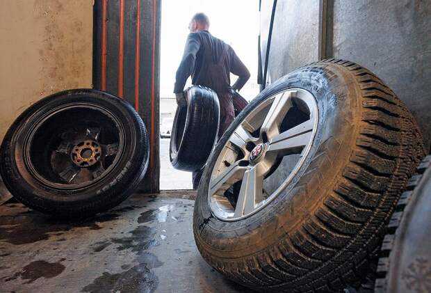 Россиян предупредили о резком подорожании услуг шиномонтажа
