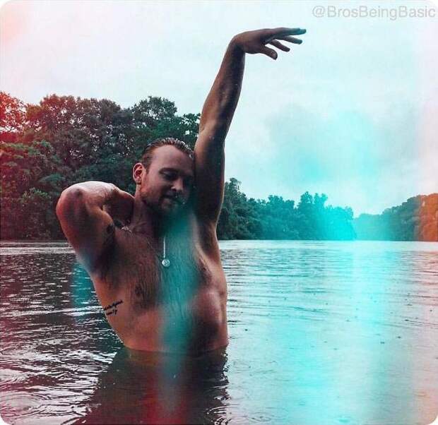 Вот что бы было, если бы парни вели Instagram как девушки