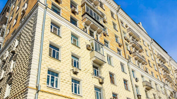 На Новопесчаной улице в Москве отреставрировали 38 домов в стиле неоклассики