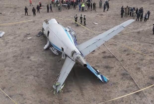 Год назад разбился самолет AZAL. Что произошло в небе над Чечней и как это спровоцировало кризис в отношениях Москвы и Баку?