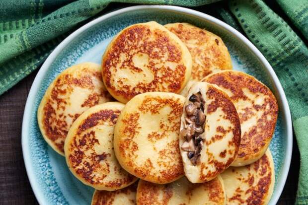 картофельные пирожки с грибами