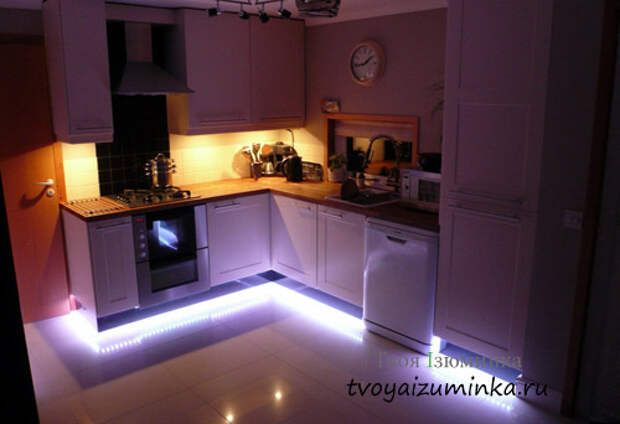 Декоративное световое решение кухни