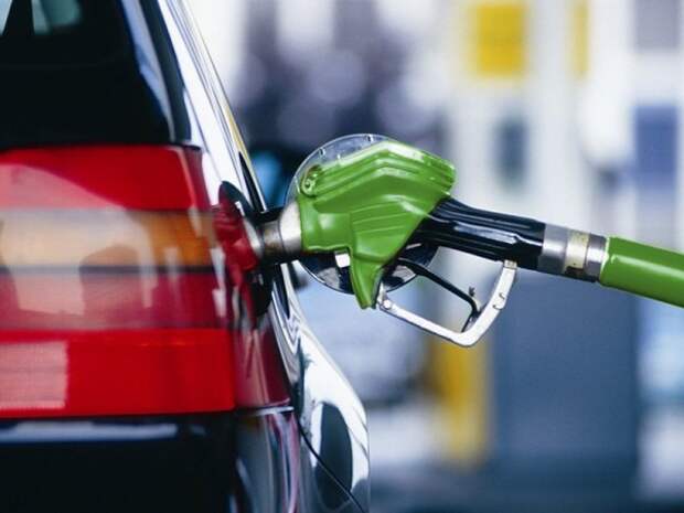 В России заметили снижение цен на бензин