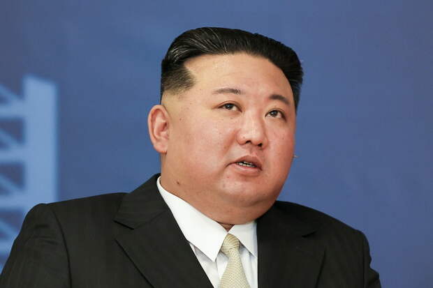 Yonhap: в КНДР впервые замечены значки без изображения предыдущих лидеров