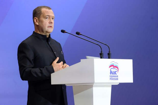 Медведев: победа в СВО может быть завоевана без всяких переговоров