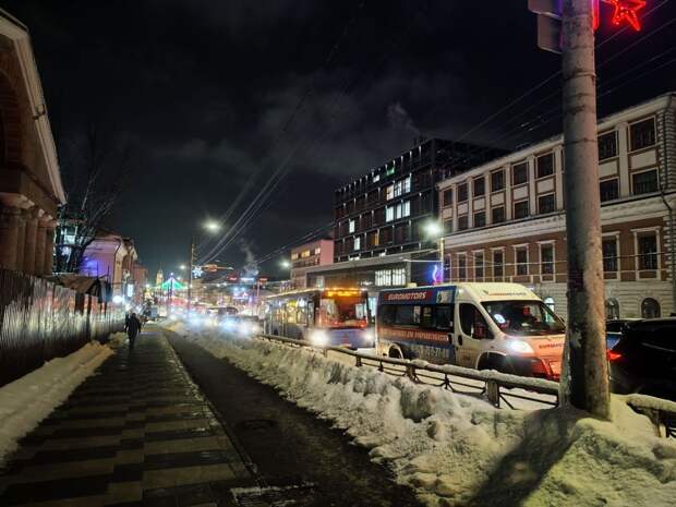 Тульские водители встали в пробке на проспекте Ленина