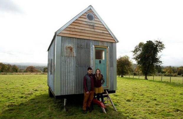 Пара построила уютный домик всего за $ 1500, используя строительные отходы и переработанную древесину  дом, своими руками