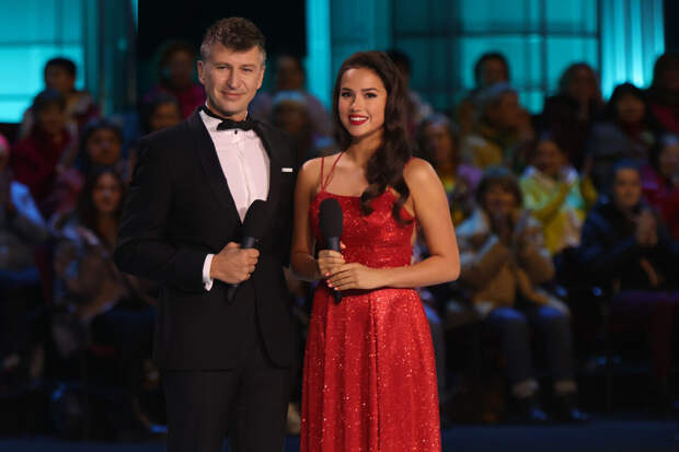 Загитова сообщила, что вновь будет вести "Ледниковый период" вместе с Ягудиным