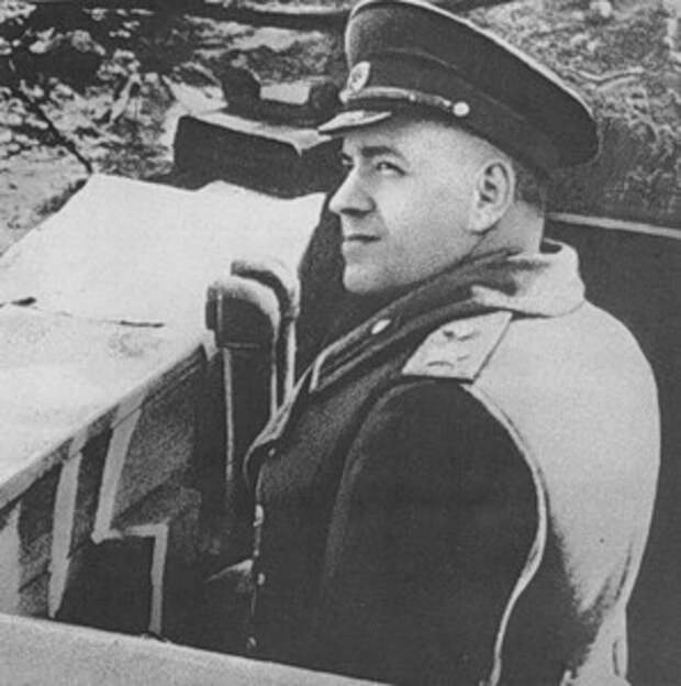 Фотобиография маршала победы Георгия Константиновича Жукова.