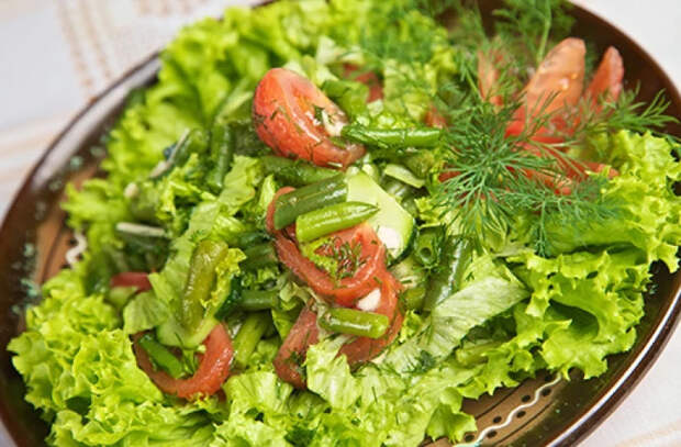 РЕЦЕПТ ДНЯ: Салат из стручковой фасоли с овощами