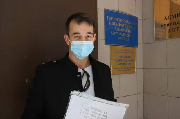 Дмитрий Певцов подал документы на выдвижение в Государственную Думу. Фото: Кирилл Журавок