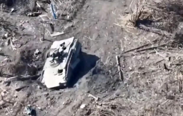 Брошенная под Авдеевкой немецкая БМП Marder ВСУ успешно эвакуирована в тыл ВС России бойцами 1-го армейского корпуса