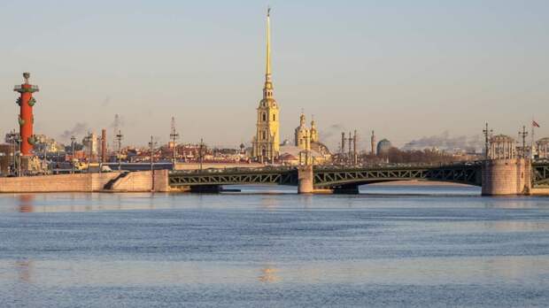 Петербуржцы пожаловались на смог после пожаров в портах из-за атак БПЛА