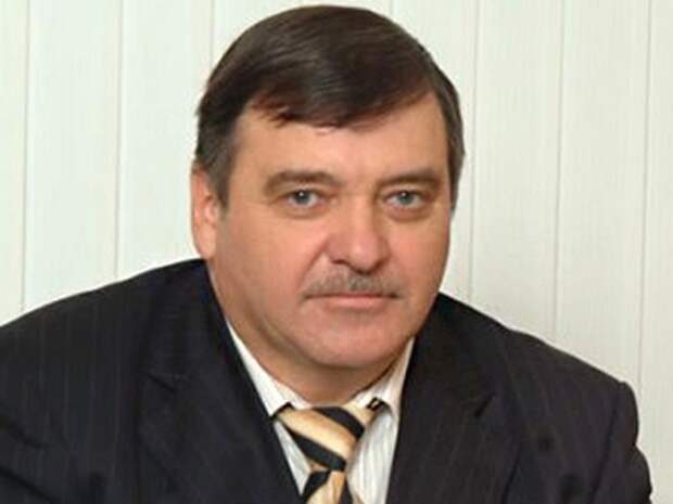 Чем занимаются родственники чиновников
