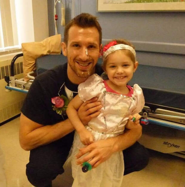 4-летняя девочка  вышла замуж за медбрата