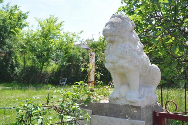 Дизайн загородного дома, скульптура в саду Дизайн загородного дома, скульптура в саду