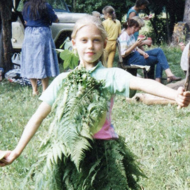 Отметившая 38-летие Кристина Асмус показала внешность на детском фото