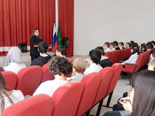 Школьникам Майкопа прочитали лекцию о Великой Отечественной войне