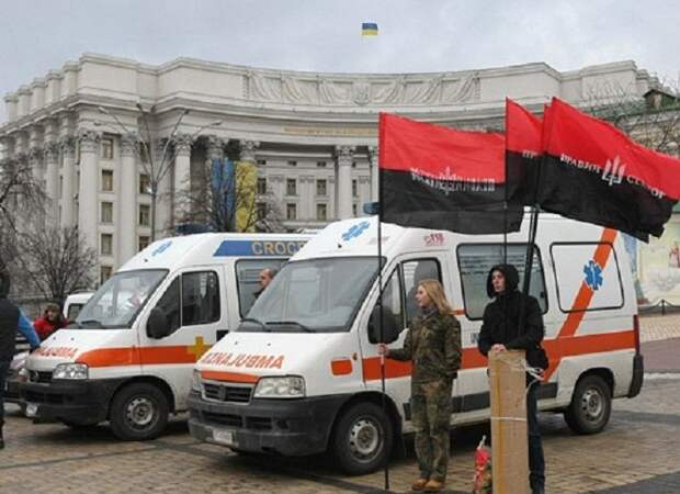 Поляки возмущены: Польша подарила бандеровцам машины «скорой»