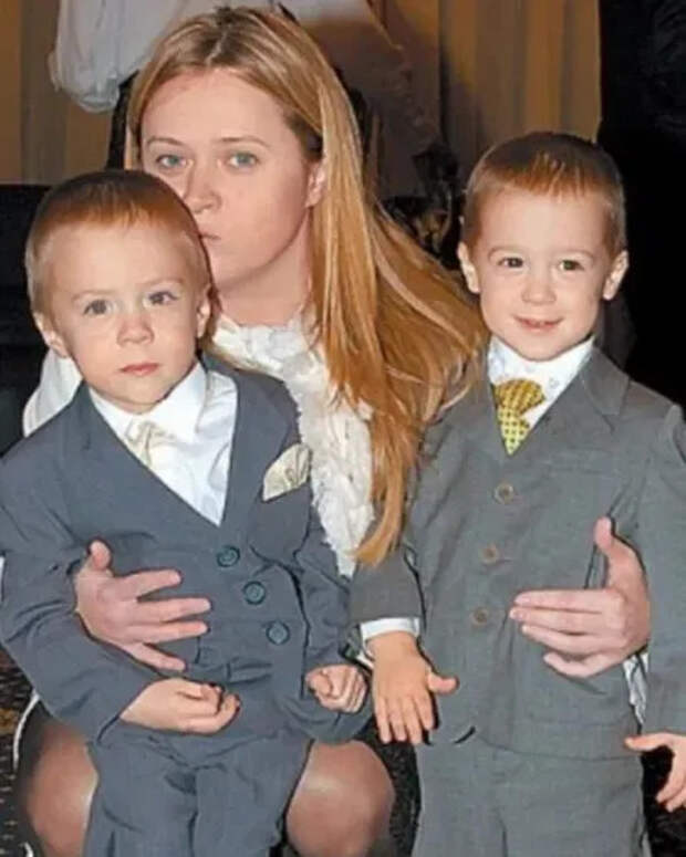 Анна Михалкова с сыновьями