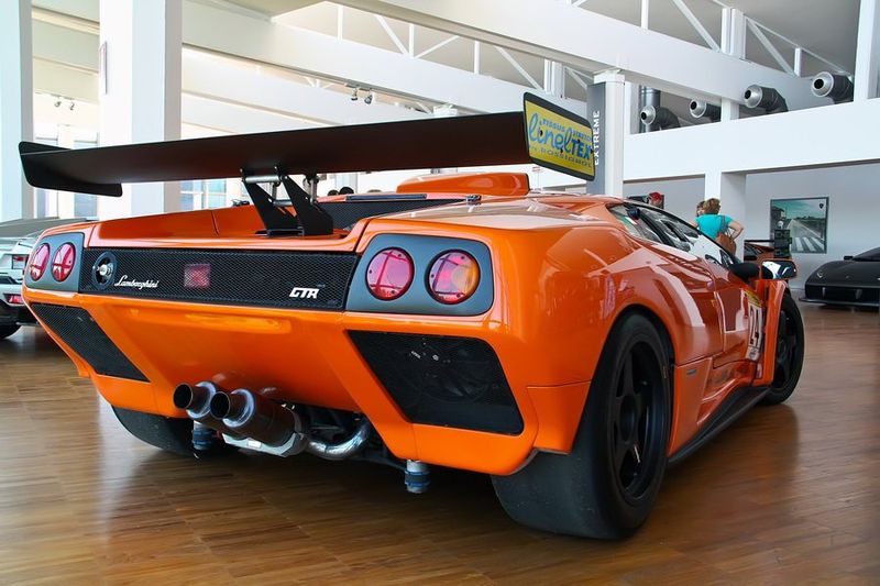 Экскурсия по музею Lamborghini