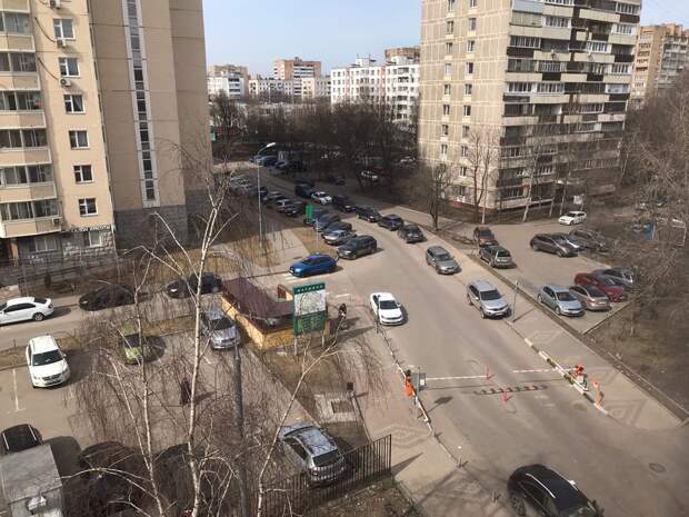 На Ботанической автохам парализовал пешеходный переход