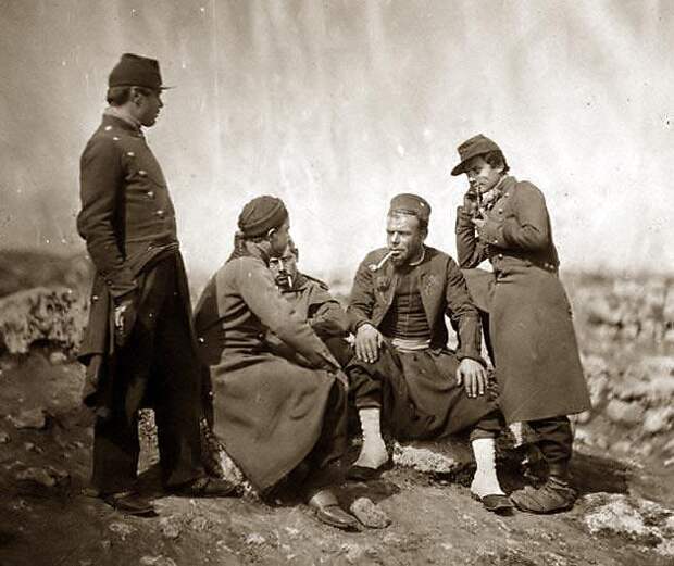 soldiers-Zouaves-line-the.jpg