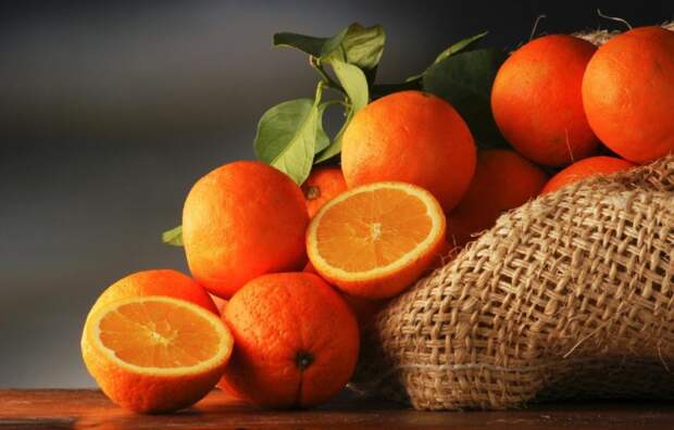 2. В тропическом климате апельсины зеленого цвета, а в умеренном они оранжевые апельсин, фаткы