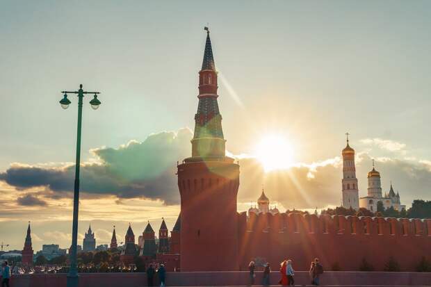 BNA: Владимир Путин в Москве проведет переговоры с королем Бахрейна