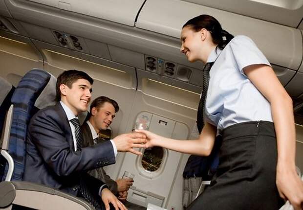 13 правил поведения в самолете, которые должен знать каждый