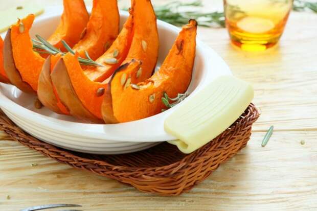 slices of baked pumpkin in baking dish